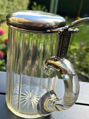 Großer bierkrug mit - mit, er